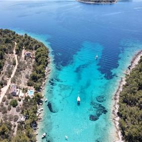 6 Bedroom Beachfront Villa with Heated Pool near Vela Luka on Korcula Island, Sleep 12